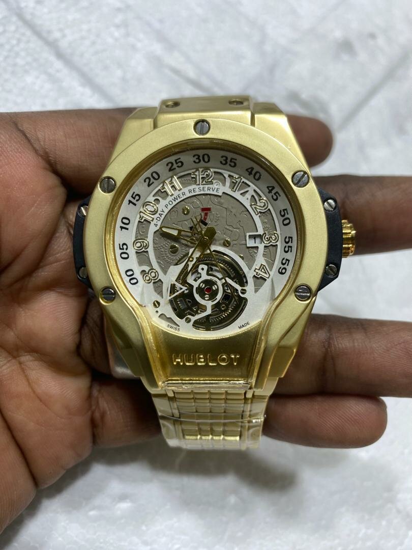 Montre-bracelet en or élégante