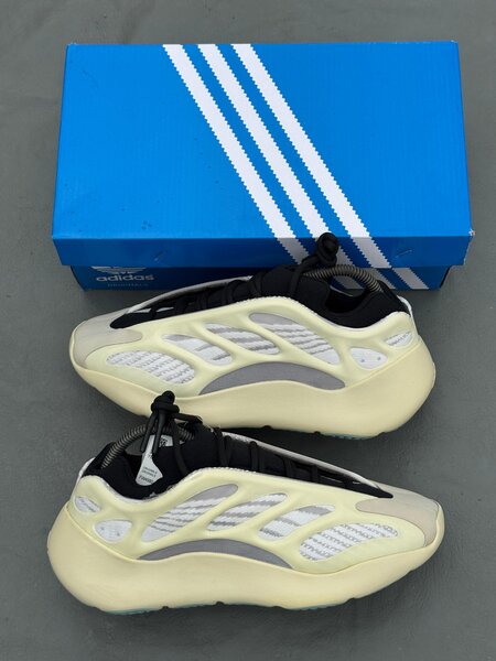Adidas Baskets Futuristes