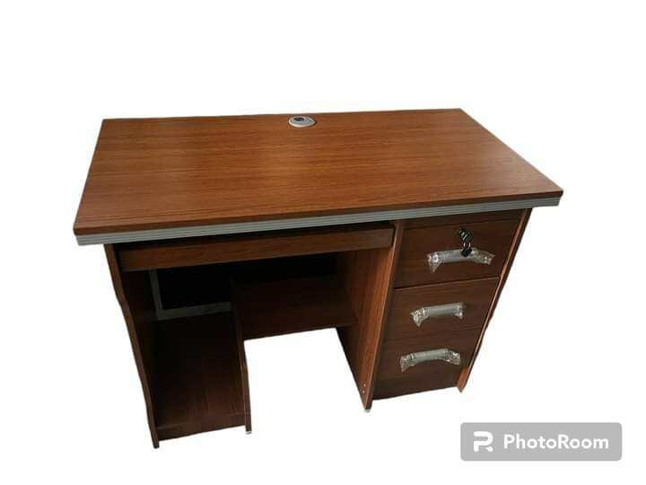 TABLE BUREAU