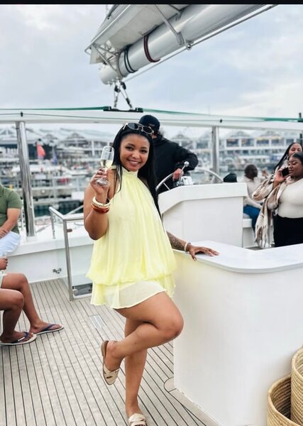 Robe d'été jaune élégante