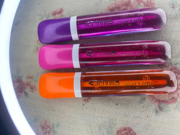 Color changing gloss