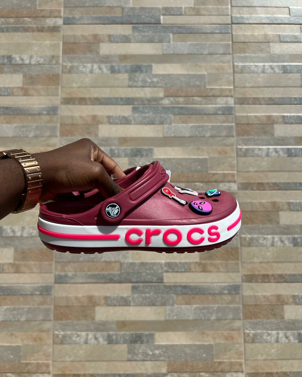 Stylish and comfortable men's crocs