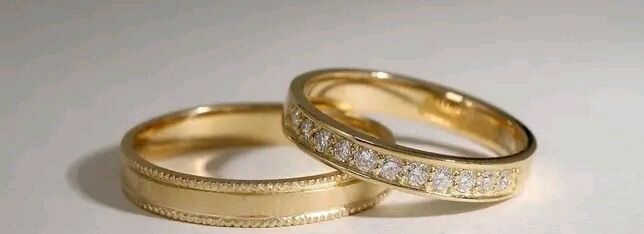 Alliances en or avec diamants