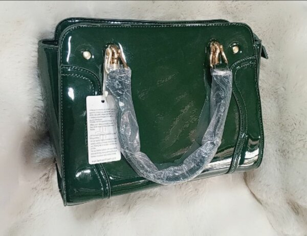 Sac à main en cuir verni