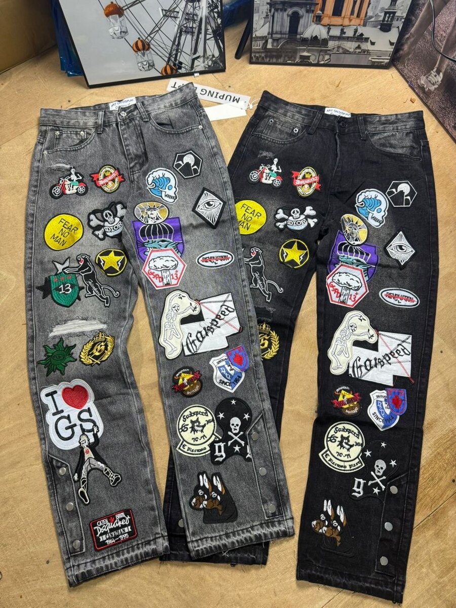 Jeans personnalisés avec patchs