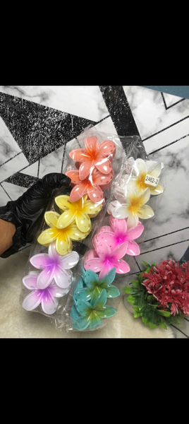 Pinces en forme de fleur