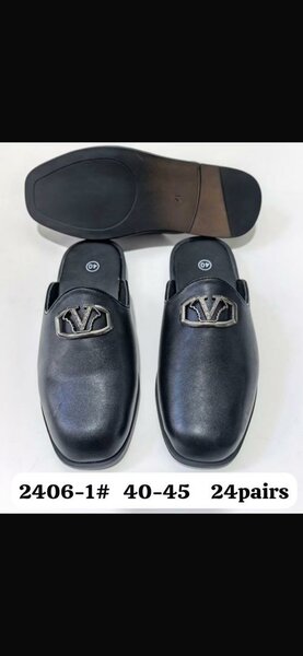 Mules en cuir noir élégantes