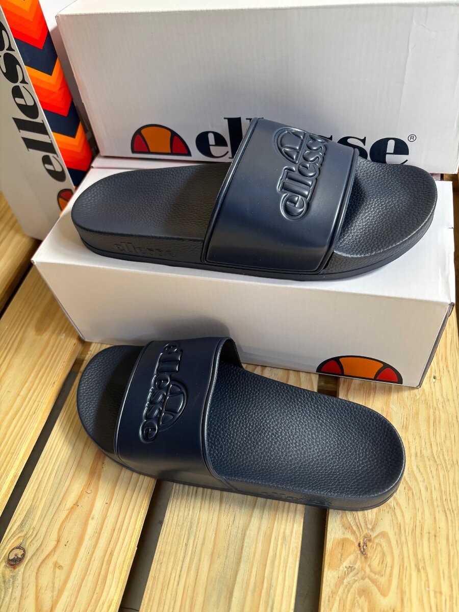 Ellesse slides