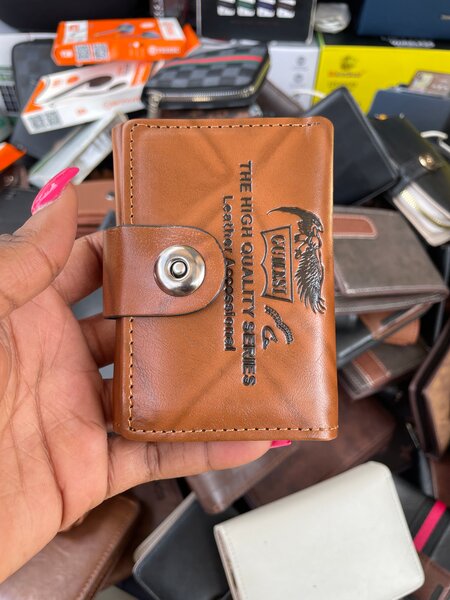 Porte-cartes en cuir marron