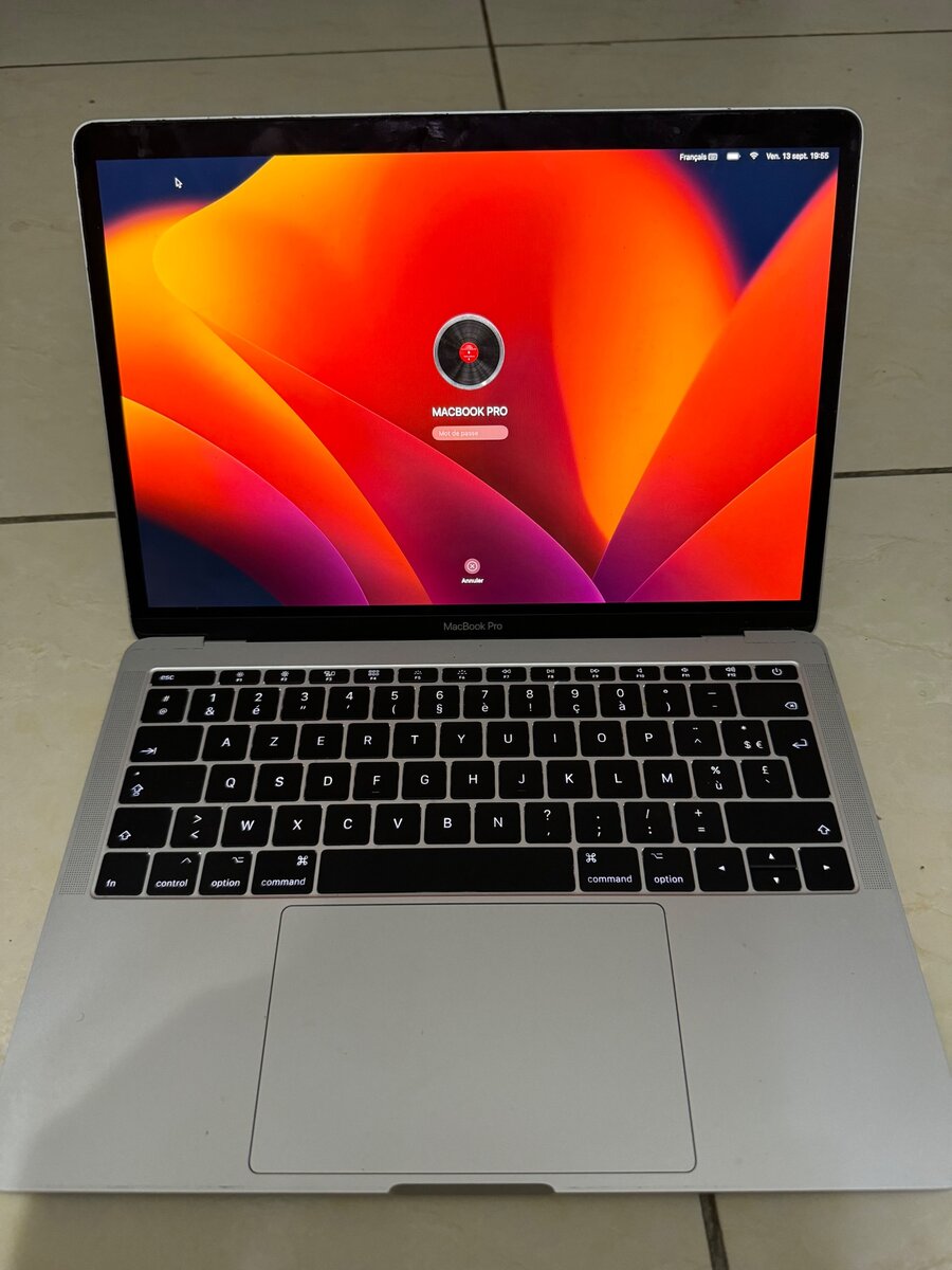 MACBOOK PRO
