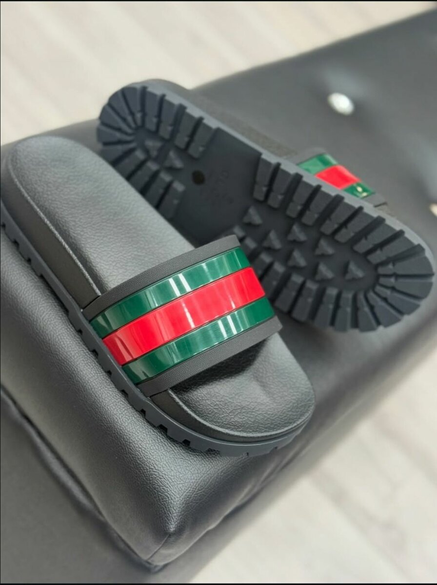 Sandales en Caoutchouc Élégantes