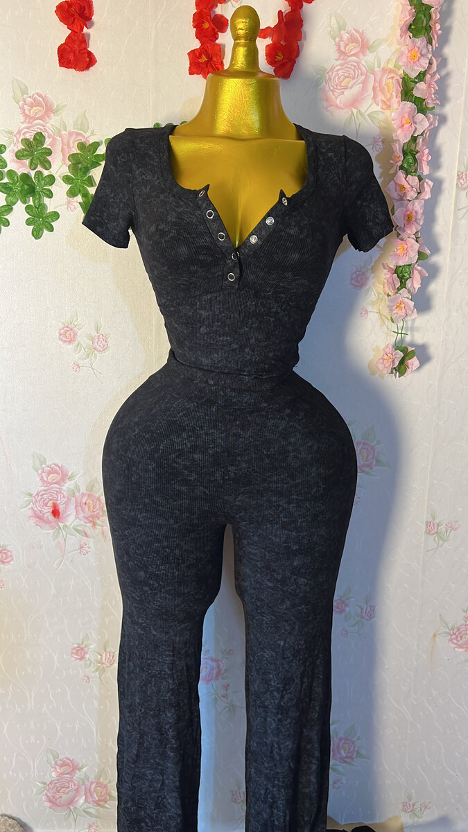 Combinaison moulante noire