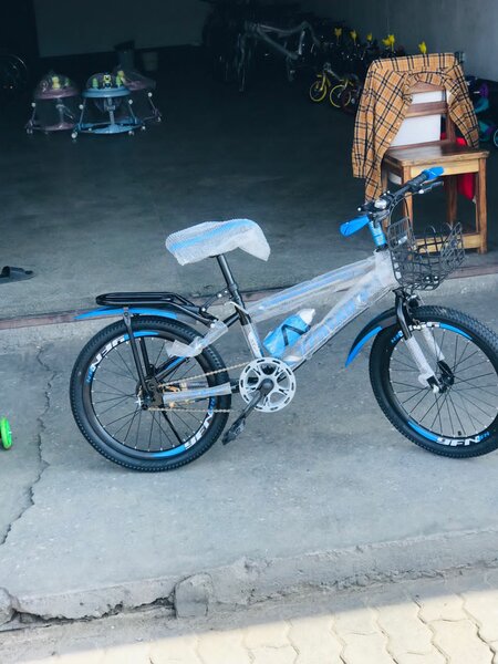 20 inch bike ( for children between 7 and 14 years)