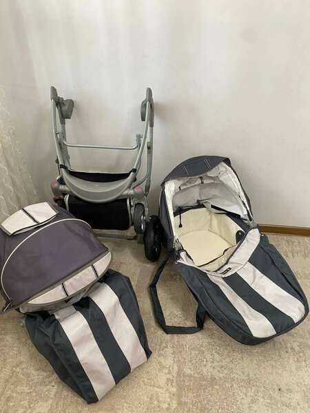 Коляска 2 в одном отличного качества .