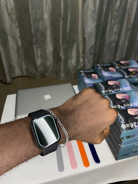 Montre Connectée Multi-Couleurs