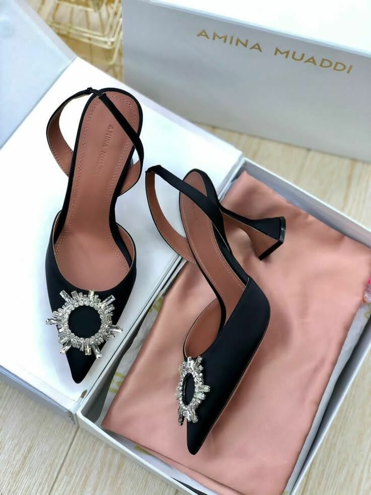 Escarpins élégants ornés