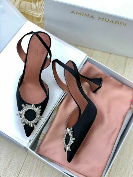 Escarpins élégants ornés