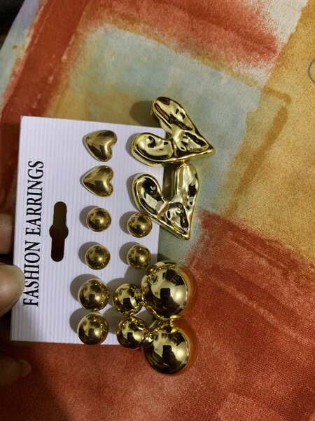 Ensemble de boucles d'oreilles variées