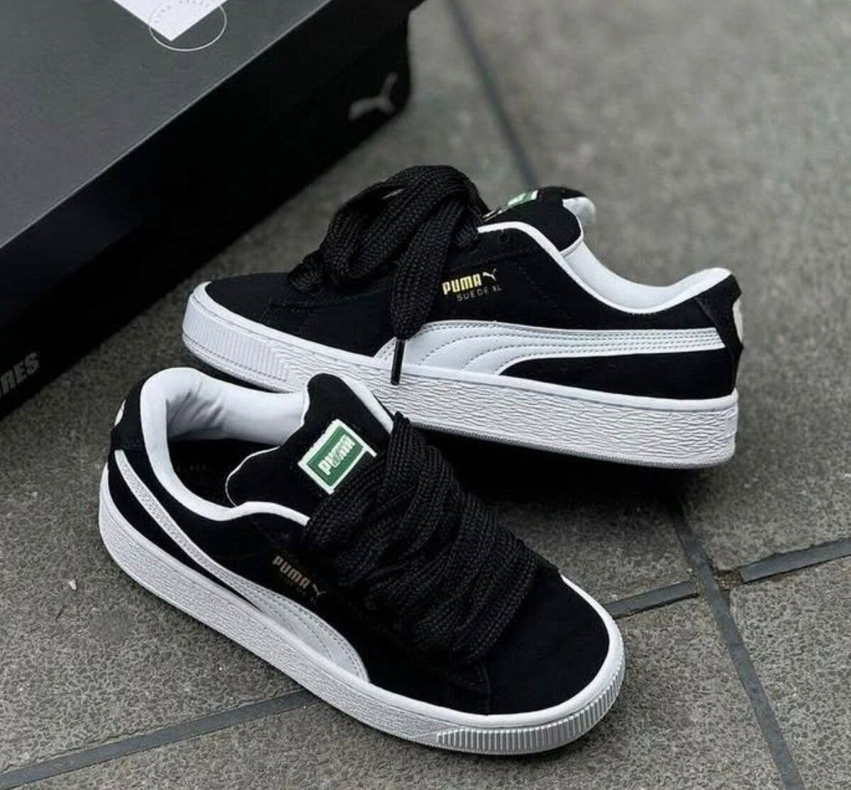 Puma  en daim noir
