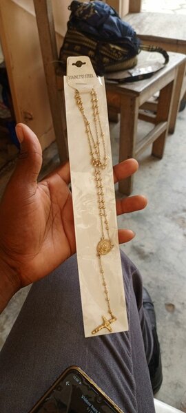 Chapelet doré élégant