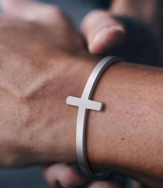 Bracelet croix minimaliste