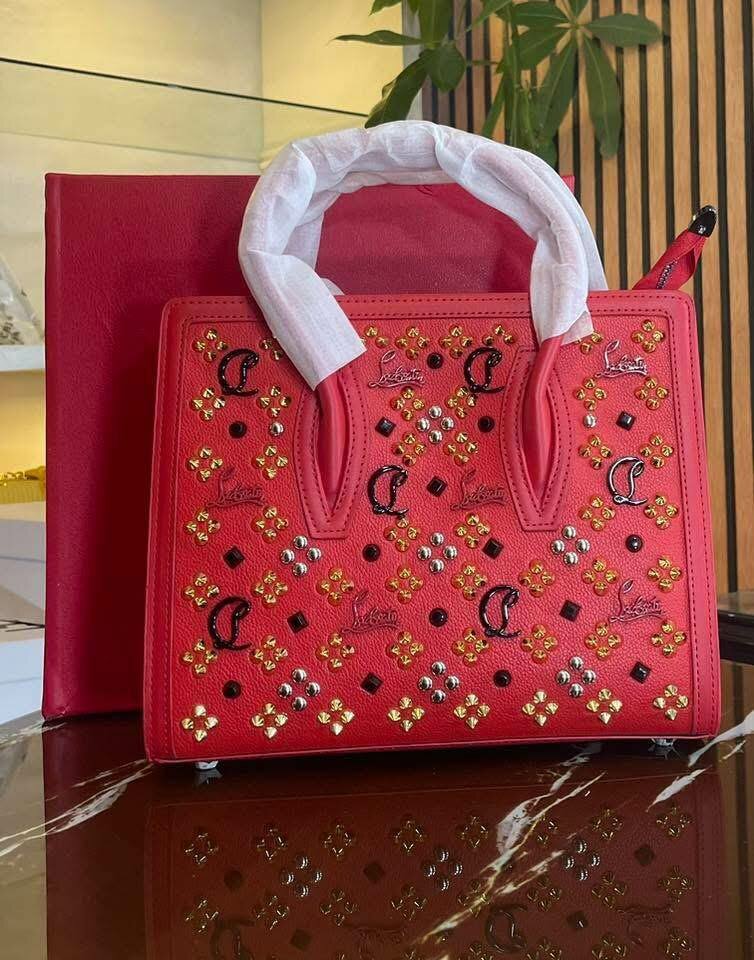 Sac à main luxe avec clous