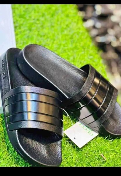 Gucci slides first class
