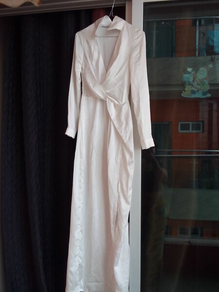 Robe Maxi Élégante en Satin