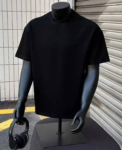 T-shirt unisexe noir élégant