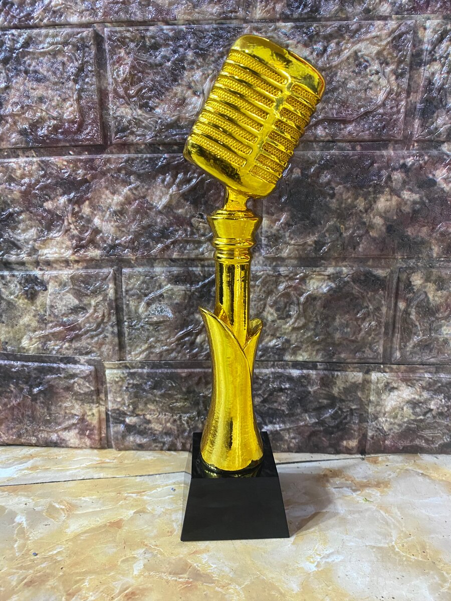 Trophée Doré Personnalisable