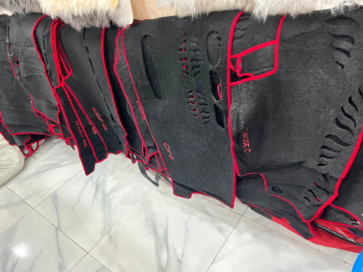 Tapis de tableau de bord voiture