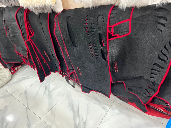 Tapis de tableau de bord voiture