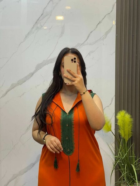 Robe élégante sans manches