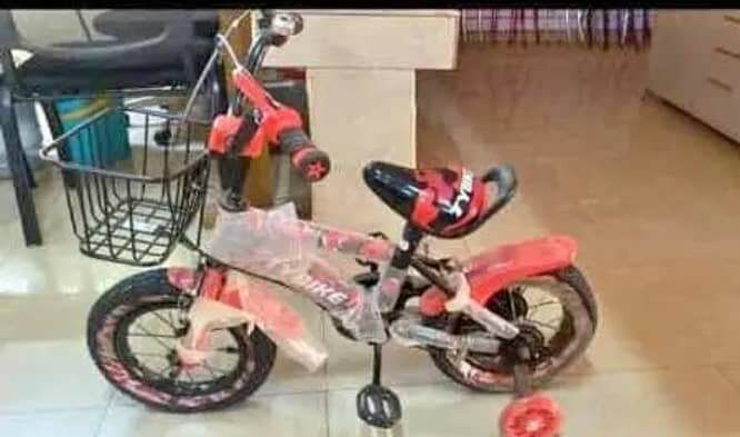 Vélo Enfant Coloré avec Roues