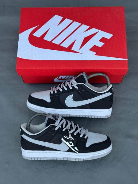 NIKE SNEAKERS SB
