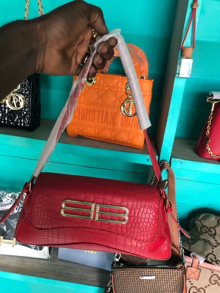 Sac bandoulière rouge élégant