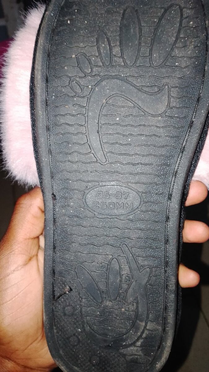 Chaussons en fausse fourrure élégants