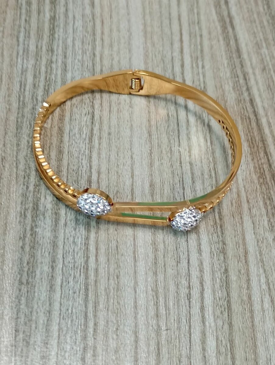 Bracelet doré élégant