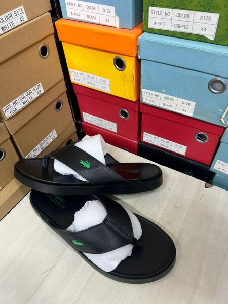 Sandales en cuir noir élégantes