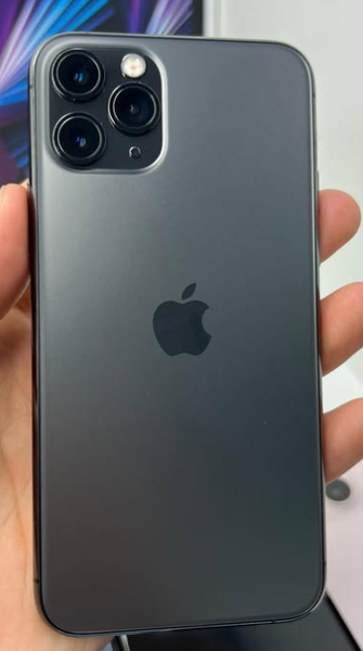 𝐢𝐏𝐡𝐨𝐧𝐞 𝟏𝟏𝐩𝐫𝐨