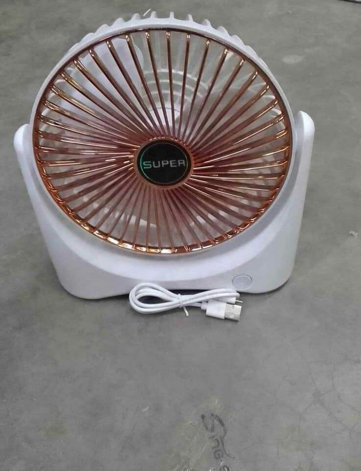 Desktop fan strong battery lasts 8hrs