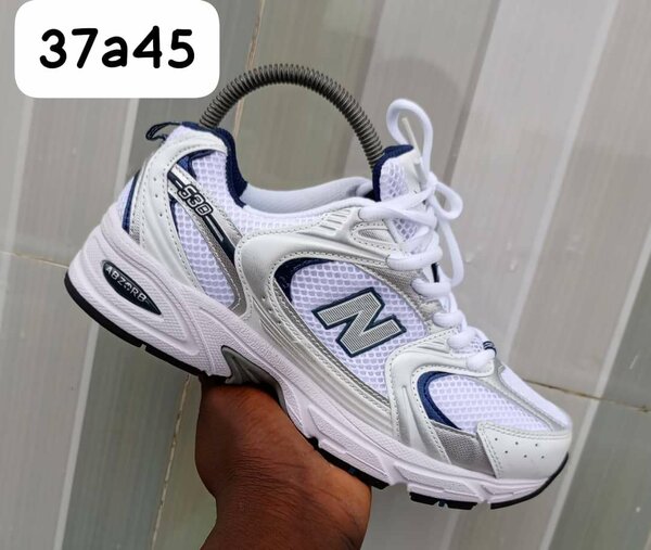 Baskets de sport blanches