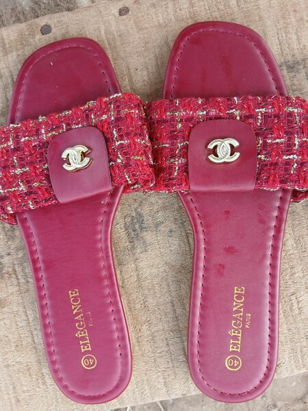 Sandales en tweed rouge