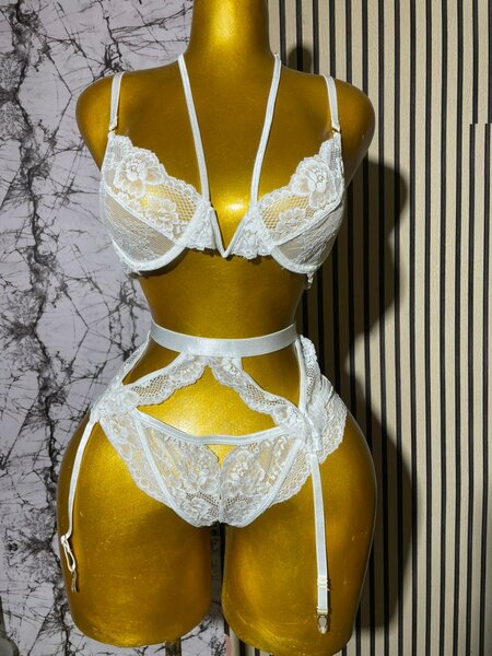 Ensemble lingerie dentelle sexy