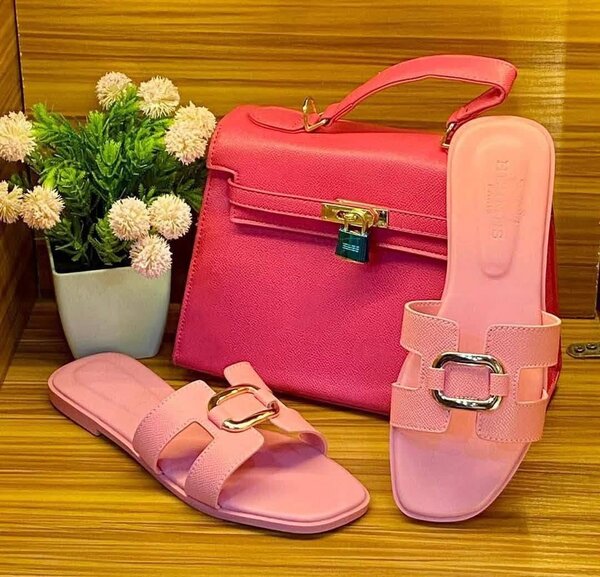 Ensemble sac et sandales colorées