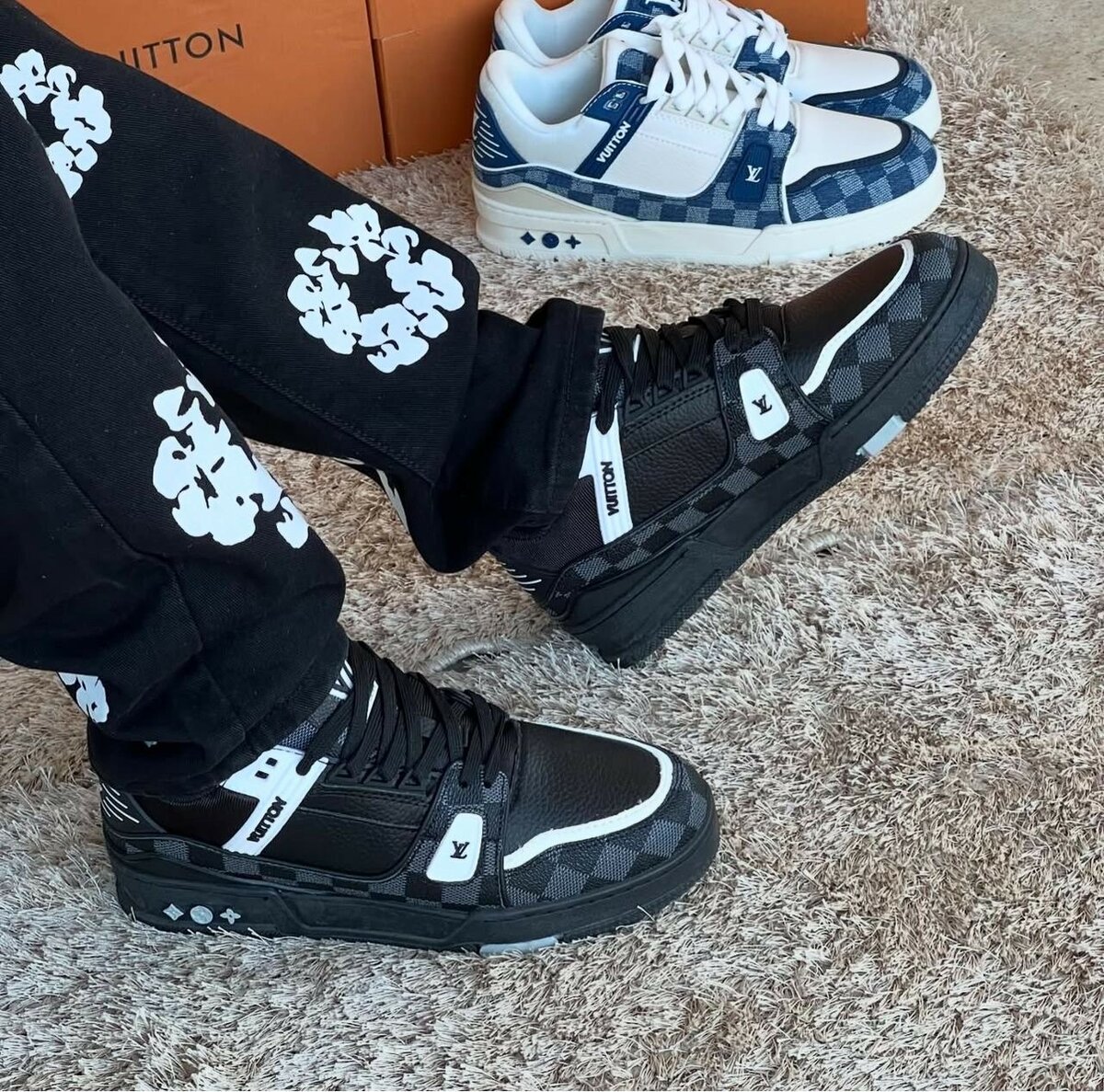 LOUIS VUITTON CLASSIC