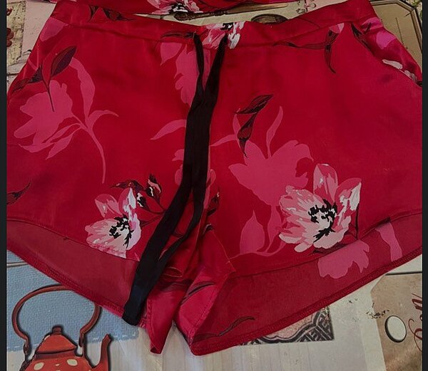 Shorts en satin floral