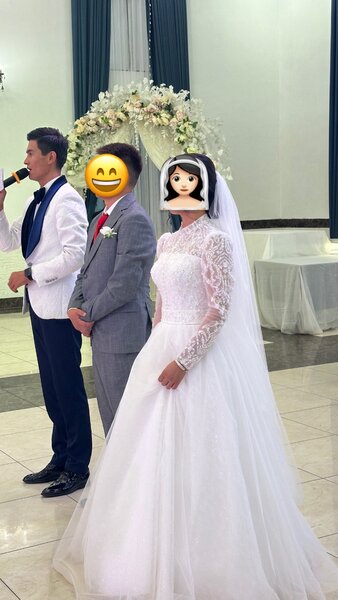 Свадебное платье и платье на узатуу