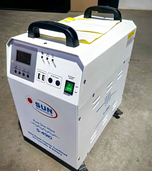 Solar power inverter combined with pv controller battery 1500w