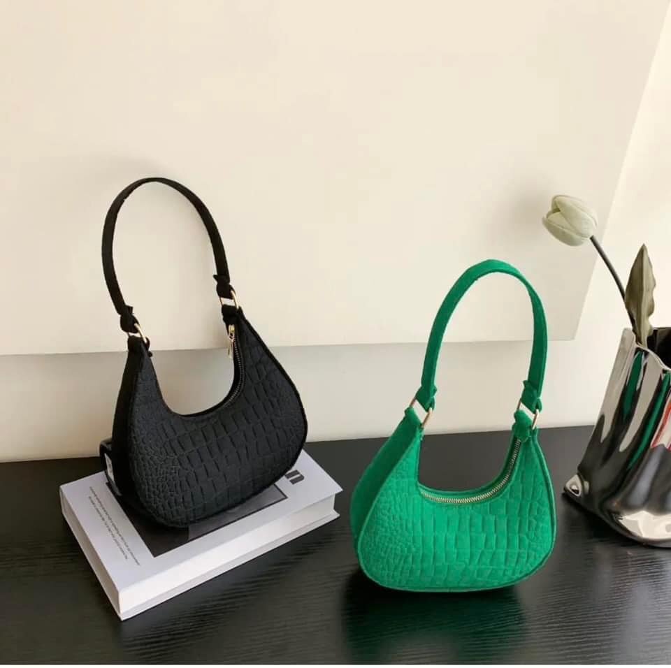 Beautiful and high-quality women's handbag